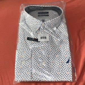 Nautica Classic Fit Wrinkle-Resistant Mini Floral